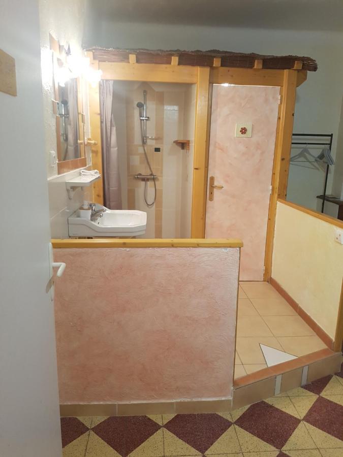 Les Belles Nuits Bed and Breakfast Le Bousquet-d'Orb Εξωτερικό φωτογραφία